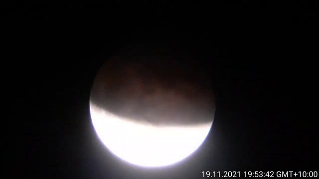 Частное лунное затмение 19 ноября 2021 г. (в небе над Приморским краем) смотреть онлайн