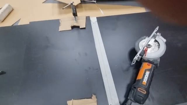 Сам сделаю! Ровный запил мини пилы WORX WX439 смотреть онлайн