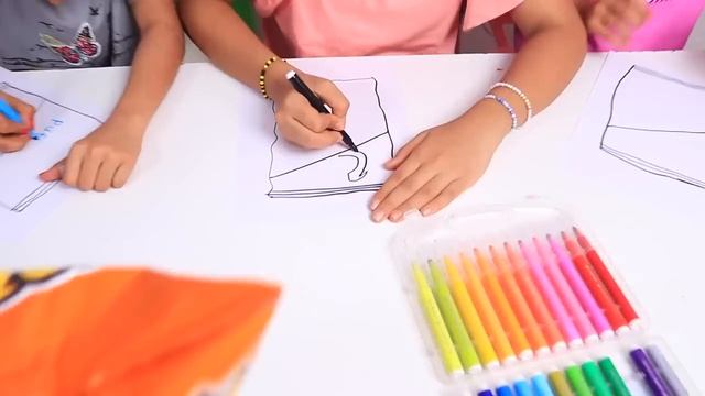 सबसे अच्छी ड्राइंग बनाने वाले को मिला प्राइज़ смотреть онлайн