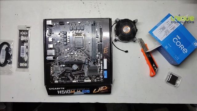 Intel 11th Gen i5-11400F CPU & Gigabyte Motherboard смотреть онлайн