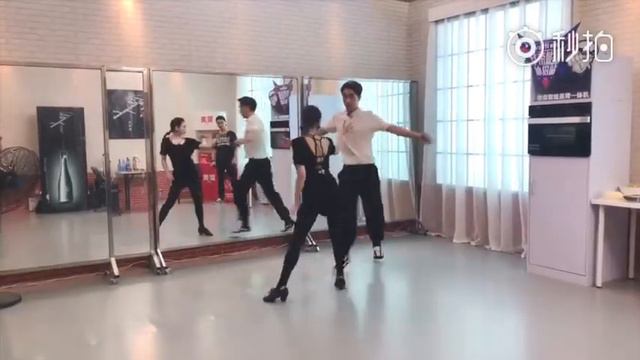 Xu Weizhou - Fanclub 26/08/18 смотреть онлайн