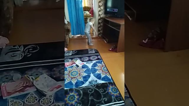 Моя девочка не слышит, но как она танцует это но не скажешь! смотреть онлайн