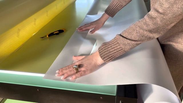 Обзор опции «Комплект держателей рулонов» к широкоформатному планшетному ламинатору STANBER смотреть онлайн