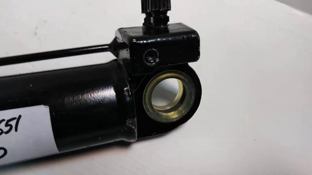 Цилиндр подъема кабины грузовиков IVECO 500370651 смотреть онлайн