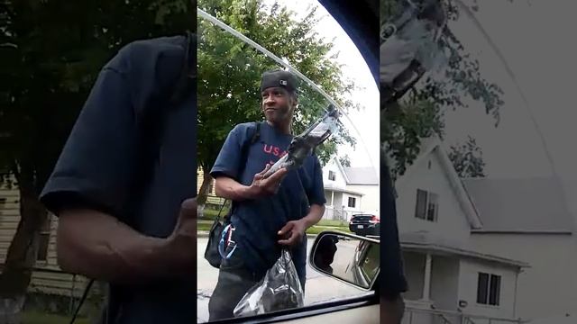 A crackhead will do anything for that cash смотреть онлайн