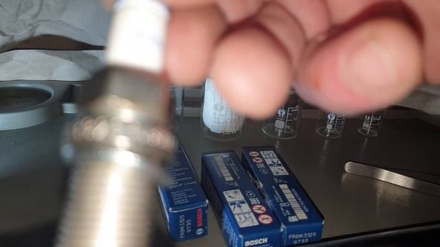 Платина и иридий в свечах зажигание Bosch из России.