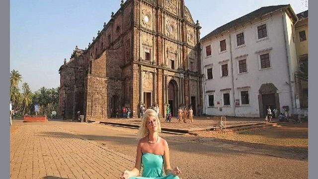 Отели гоа рядом с пляжем смотреть онлайн