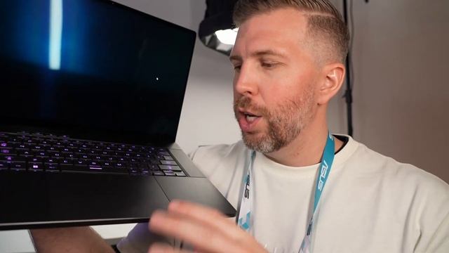 2024 Asus Zephyrus G16 Hands On Overview! 240 Hz OLED, CNC Aluminum Chassis, Larger Touchpad, more! смотреть онлайн