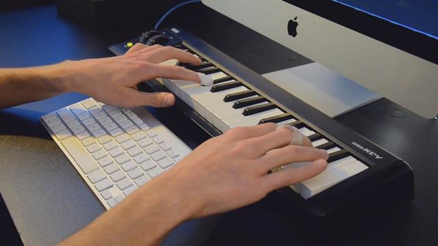 Extend your musical horizon | KORG MicroKEY MIDI Keyboard смотреть онлайн