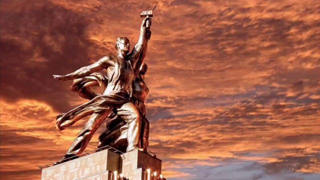 Soviet Anthem 1944 (With Subtitles) смотреть онлайн