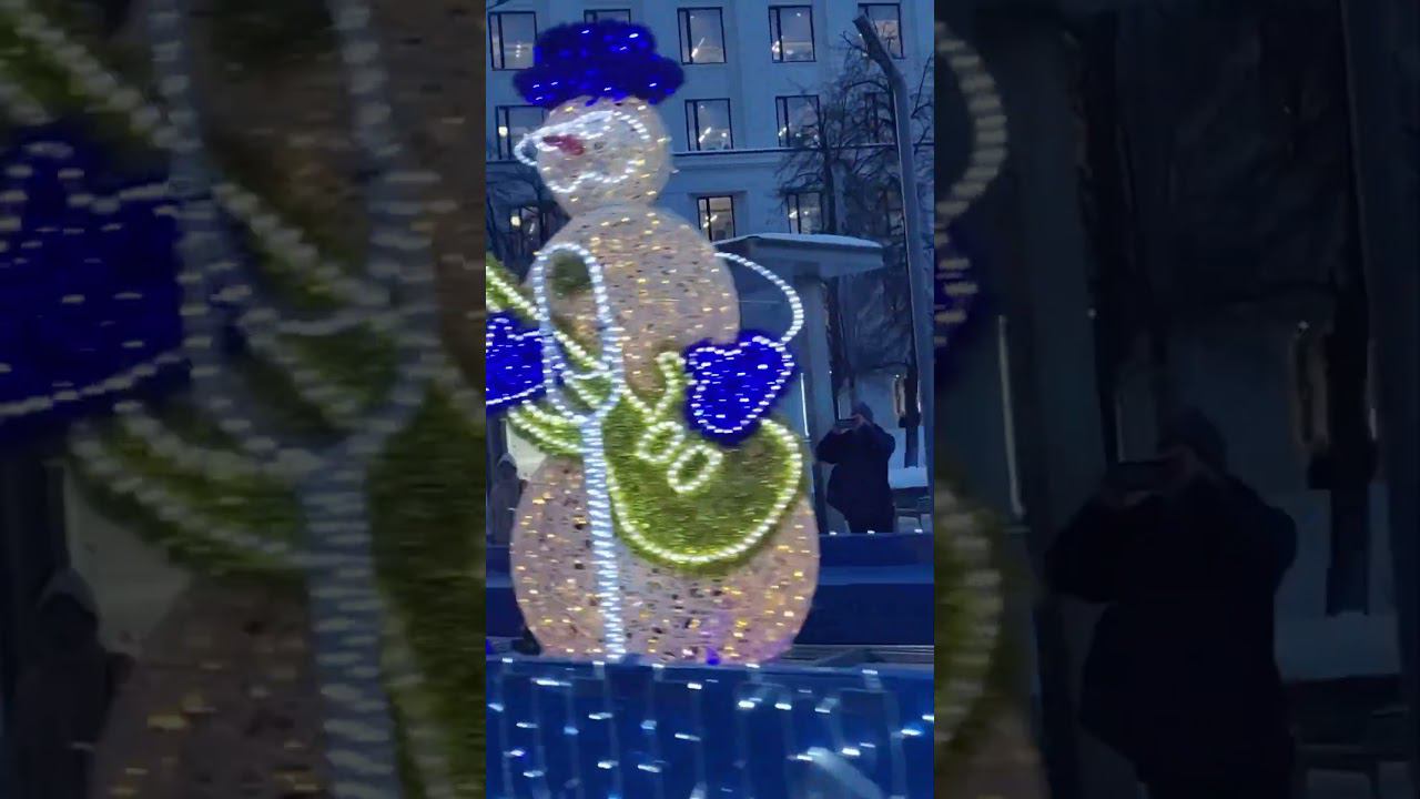 Новый год покидает Москву / Украшения поехали на склад #новыйгод #украшения #оформление смотреть онлайн