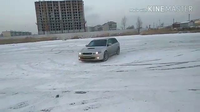 Субару едет весело.) смотреть онлайн