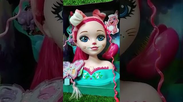 Кукла-манекен для создания причёсок «Enchantimals. Бри Кроля» смотреть онлайн