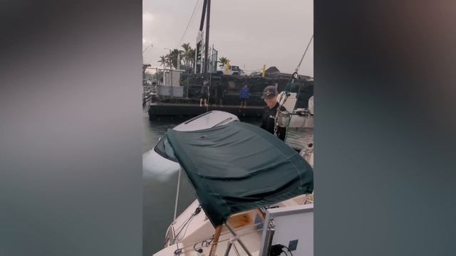 Tourists follow GPS directions straight into Hawaii harbor: dramatic rescue | New York Post смотреть онлайн