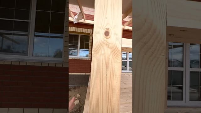 Столбы из бруса на террасе рвет, делаем из пакета 3х досок #каркасныедома #дом #стройка #стаслагеда смотреть онлайн