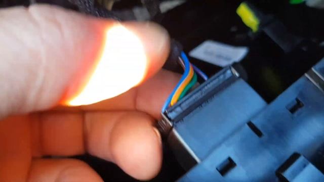 Chery Tiggo 7 Pro Предохранители под панелью проборов смотреть онлайн