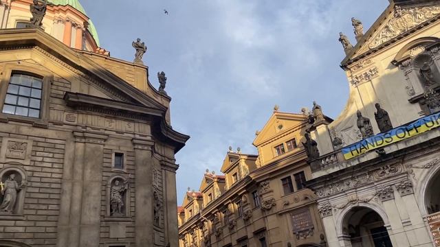 Новый год в Праге l Карлов мост, Музей пива и многое другое смотреть онлайн