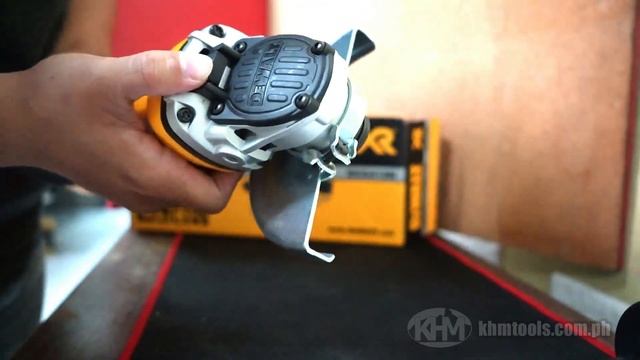 Dewalt DCG412N 18V Cordless Angle Grinder 5 Bare Quick Unboxing смотреть онлайн