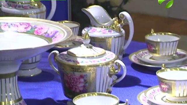 Императорские розы распустились в главном музее Ямала смотреть онлайн