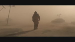 В 2031 году, Земля превратилась в выжженную пустыню, а температура поднимается до 70°C