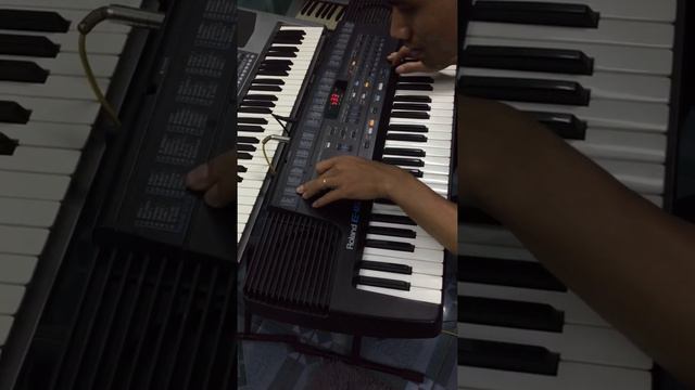 Roland E-16 intelligent synthesizer đàn học sinh tập tành, đầy đủ tiếng điệu hay. liên hệ 092942570 смотреть онлайн