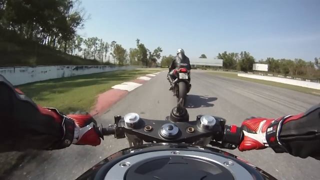 Following West on his Suzuki GSX-R 1000 K5 at BIRA Circuit Pirelli Track Day Dec 26th смотреть онлайн