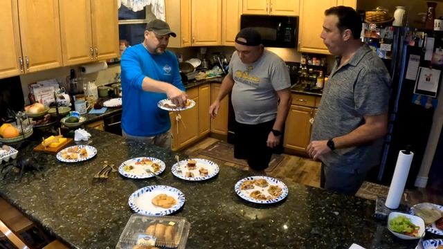 Donut Sandwiches with Chef Adam смотреть онлайн