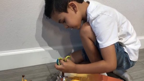 Lion King Pride Lands Playset and Deluxe Figure Set review with a sing along!