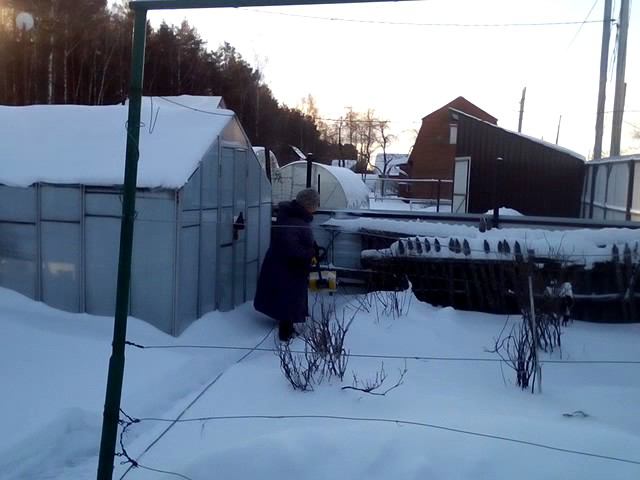 Электролопаты для снега маме в помощь! смотреть онлайн