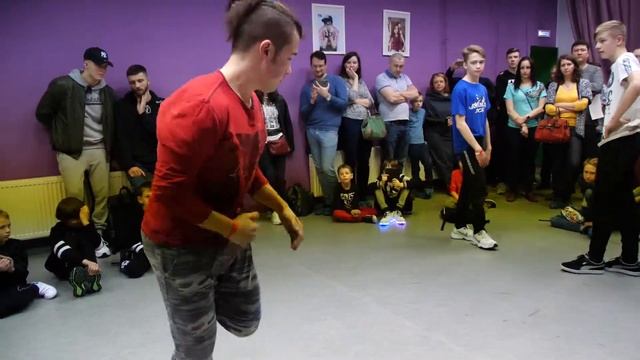 KIDS BATTLE by TDS - juniors 3x3 - bboy OneHeddy & bgirl Софья vs bboy Taflen & Flink смотреть онлайн