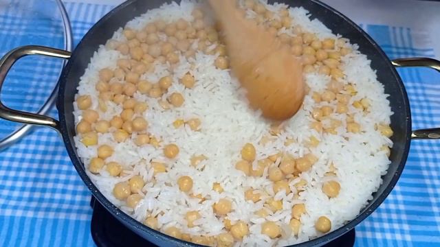 TAVUKLU PİLAV NASIL YAPILIR 🏆En Güzel Sokak yemeği 🍚 Tencerede Tavuklu Nohutlu Pilav Tarifi☑️ смотреть онлайн