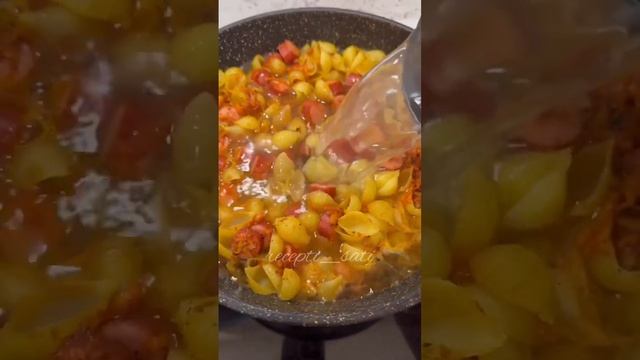 МАКАРОНЫ С СОСИСКАМИ, Вкусно! Нежно! Сочно! смотреть онлайн