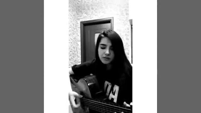 На гитаре Gece Gece смотреть онлайн