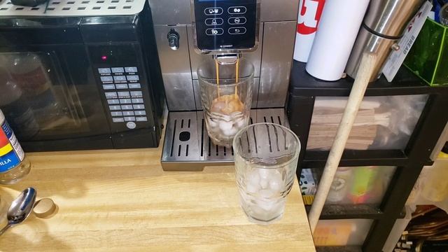 De'Longi Dinamica Plus Bean to Cup Espresso Machine Part 5: True Brew Over Ice/Iced Latte Testing смотреть онлайн