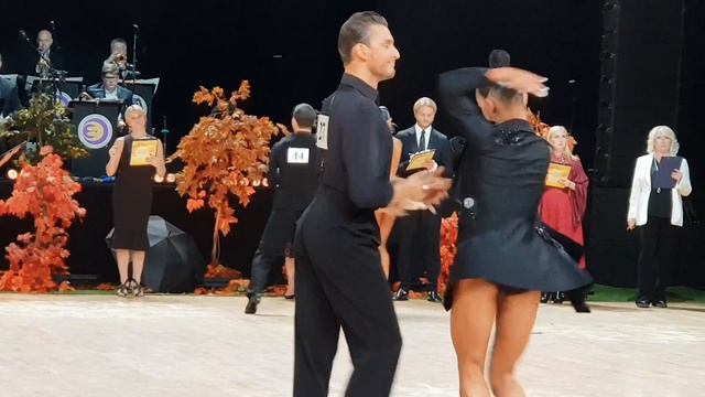 Frecautanu Dorin & Sergeeva Marina Samba | Autumn Moscow Cup 2018 Professional Latin смотреть онлайн