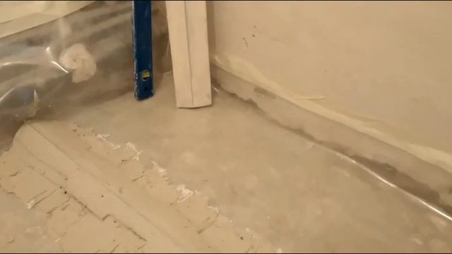 #ремонт#бюджетныйремонт#стяжка#пол# Стяжка пола в санузле!!! смотреть онлайн