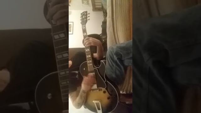 14 years cover GNR on Gibson ES-175 ( distortion ) IZZY parts смотреть онлайн