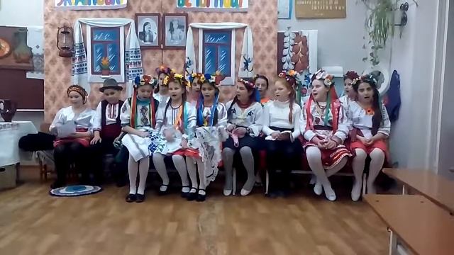 Поем песню ,,Ой есть в лесу калина'' только на укранском смотреть онлайн