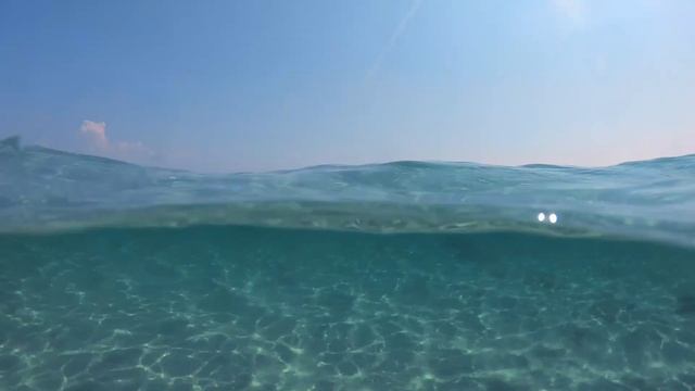 ITALY. Апулия (Puglia): Альберобелло, Grotta della Poesia, DJI Mavic Air смотреть онлайн