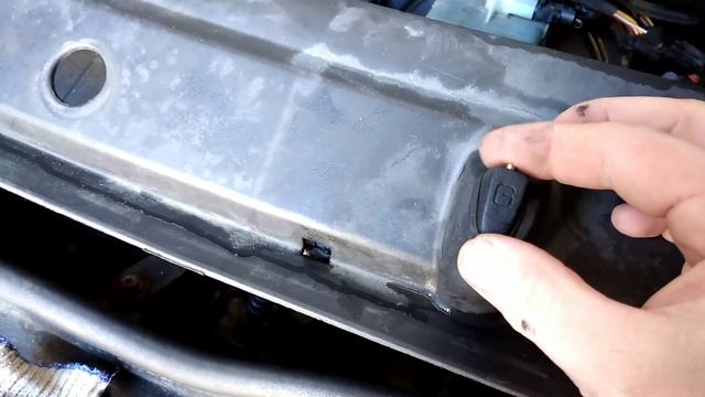 Renault Traffic, Opel Vivaro,меняем форсунки омывателя