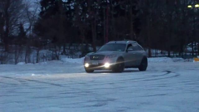 Jebaker1121's INFINITI FX35 snow/ice drifting 11 смотреть онлайн