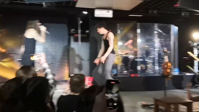 The Hatters - Может ты, может я (Владивосток 04.06.2022) смотреть онлайн
