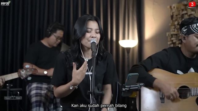 3 PEMUDA BERBAHAYA FEAT DELISA HERLINA - LELAKI CADANGAN (TITU) COVER смотреть онлайн