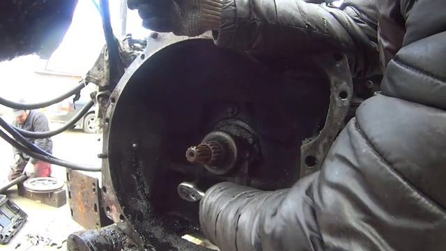 [Ремонт Тракторов] МТЗ 82.1 Замена сцепления и упорных полуколец коленвала. смотреть онлайн