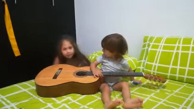 YAMAHA C40 MATE - ANDY JYBEN Y AMMY LUCERO 1 смотреть онлайн