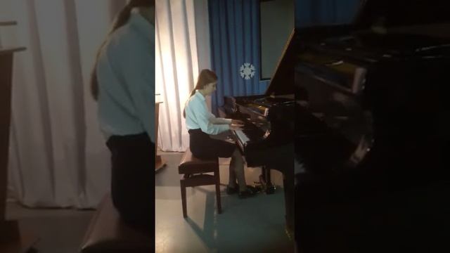 Бульбах Эвелина, 12 лет. Э.Григ. Норвежский танец. смотреть онлайн