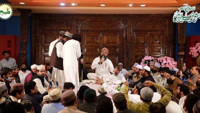 New Rabi Ul awal Naat Owais Raza Qadri -- Aik Nazar Aasman pey Dal Marhaba Marhaba || New Milad смотреть онлайн