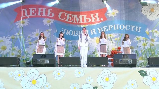 Ансамбль «Петропавловская песня» - День семьи, любви и верности (08.07.2017) смотреть онлайн