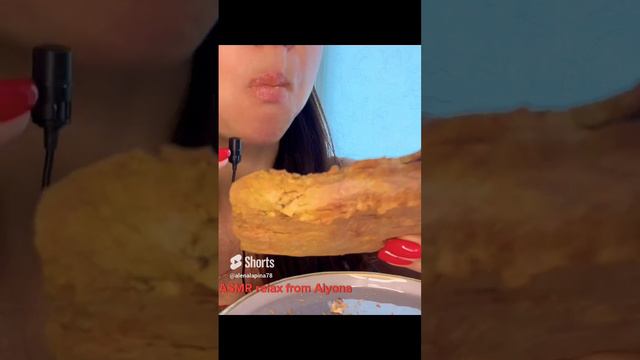 ASMR crunch of wet clay_ глина Закат 💦 #asmr #crunchy #eatingsounds #satisfying #relax #clayeating смотреть онлайн