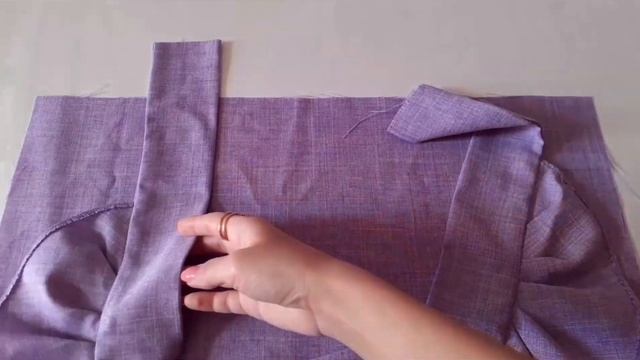 DIY: Приталенное платье с рукавами-крылышками длины миди смотреть онлайн